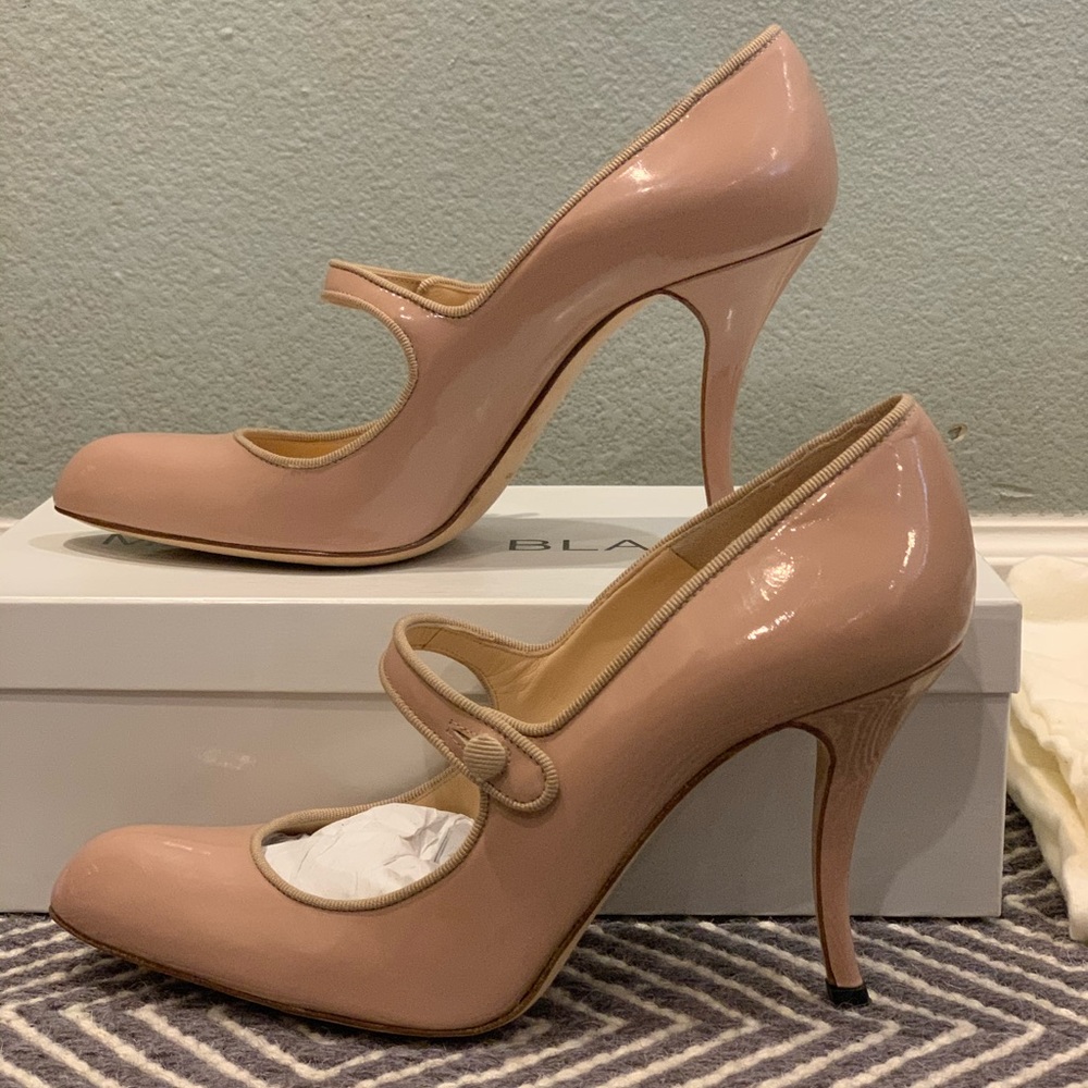NEW Manolo Blahnik Campy nude patent size 37.5